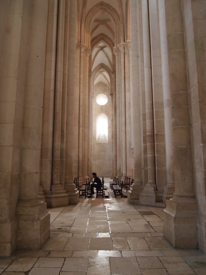 interior Mosteiro de Santa Maria de Alcobaça portugal summery blog